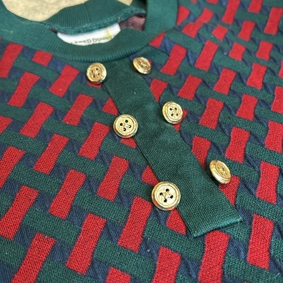 Woman’s Red and Green vintage Sweater Large - Picture 4 of 5